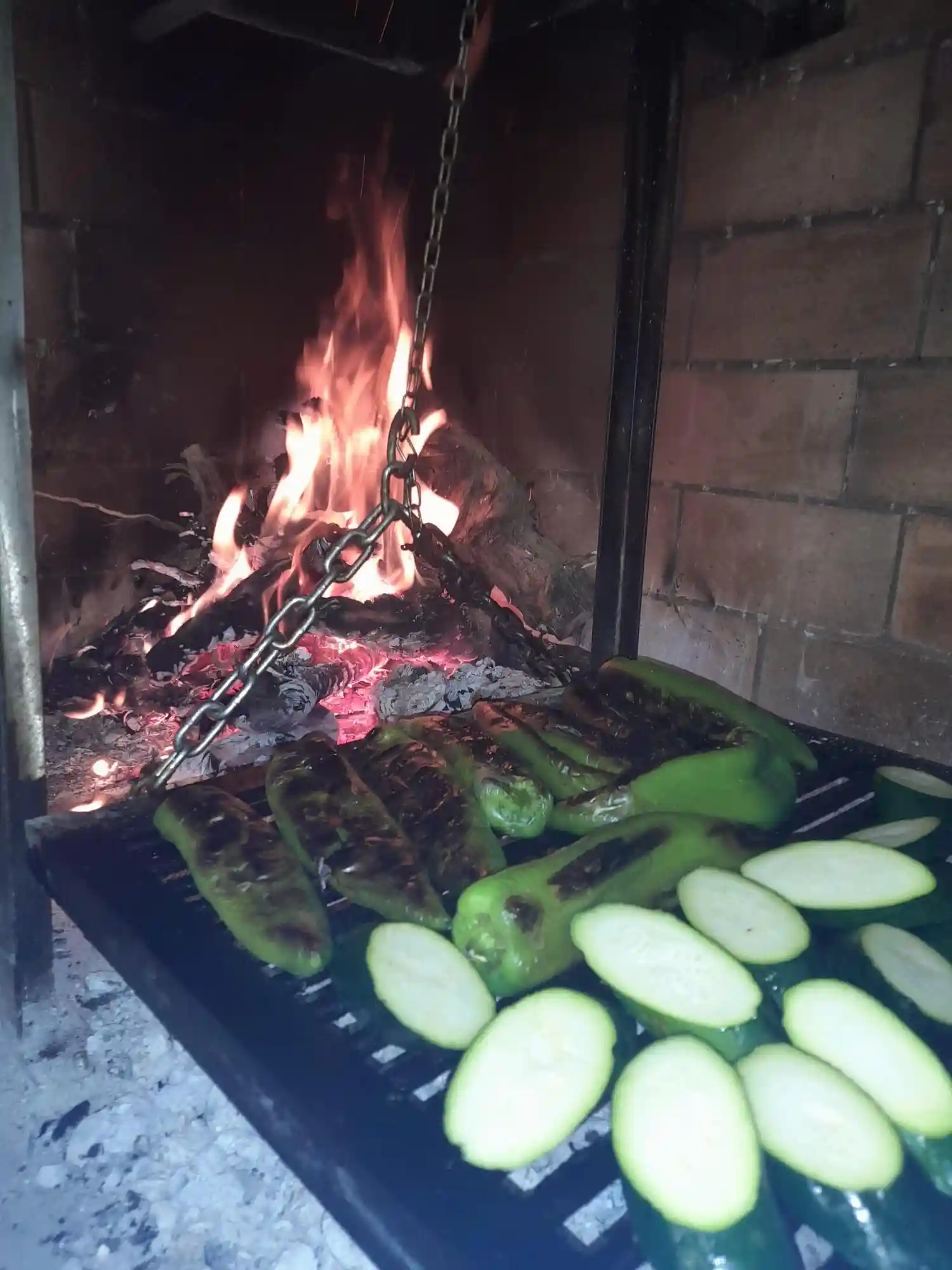 Verduras a la parrilla en el Asador Los Toneles.